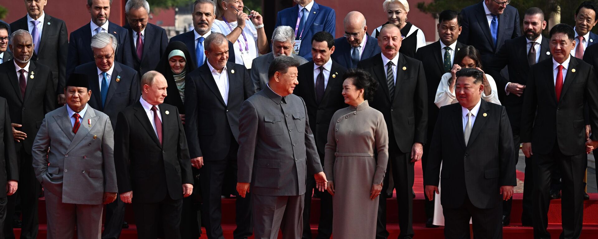 Trưởng đoàn đại biểu nước ngoài trước lễ duyệt binh tại Bắc Kinh - Sputnik Việt Nam, 1920, 04.09.2025