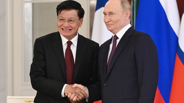 Tổng thống Vladimir Putin đã gặp Chủ tịch nước Lào T. Sisoulith - Sputnik Việt Nam