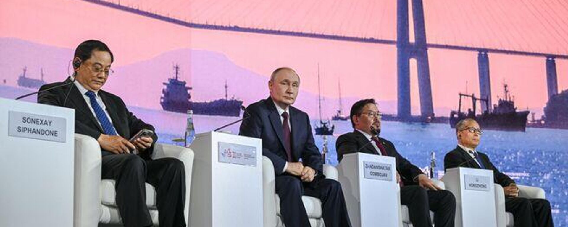 Tổng thống Putin gọi quan hệ Nga–Việt là đặc biệt trong suốt nhiều thập kỷ qua - Sputnik Việt Nam, 1920, 05.09.2025