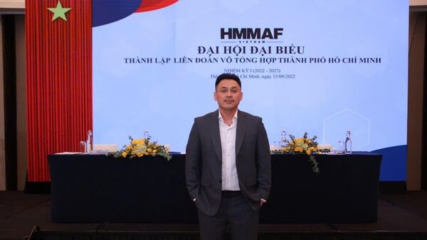 Ông Lưu Tú Bảo trong ngày đắc cử vị trí Chủ tịch Liên đoàn Võ tổng hợp TP.HCM (khóa 2022 - 2027).  - Sputnik Việt Nam