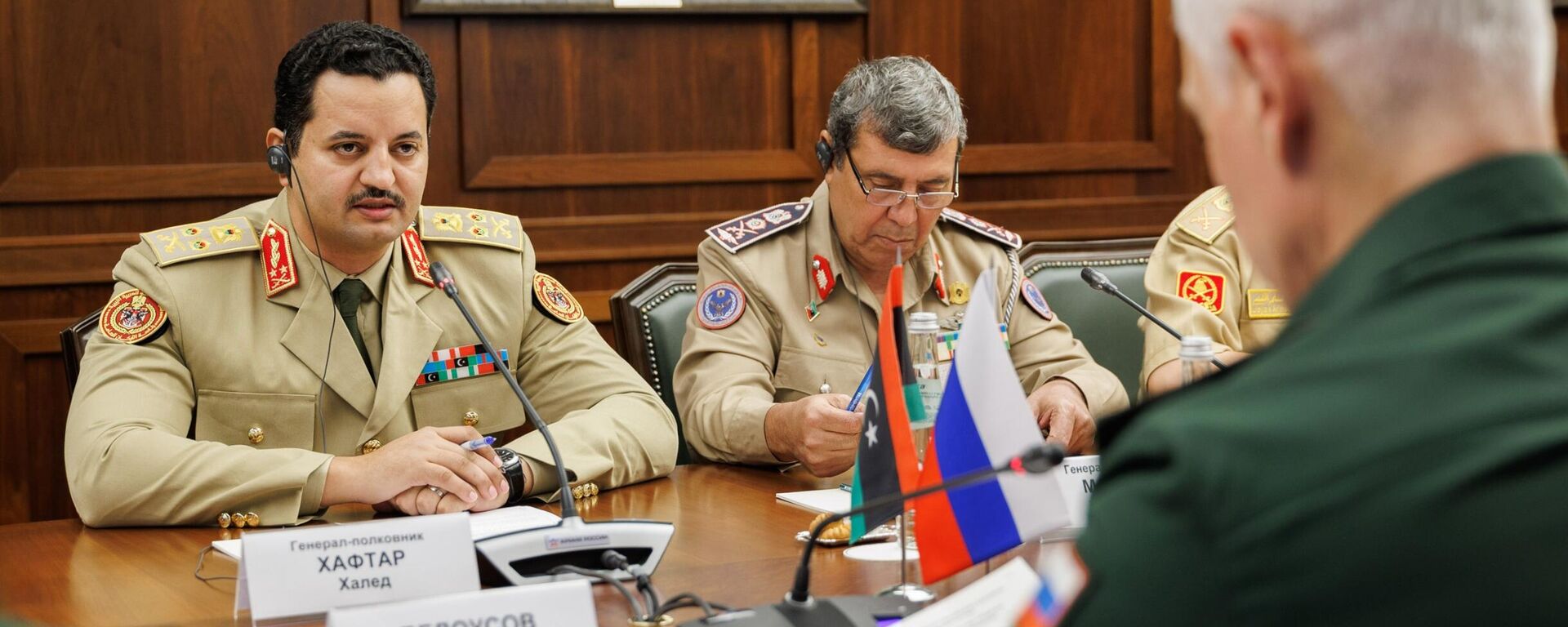 Cuộc gặp giữa Bộ trưởng Quốc phòng Nga Andrei Belousov và Tổng tham mưu trưởng Quân đội Quốc gia Libya Khaled Haftar - Sputnik Việt Nam, 1920, 05.09.2025