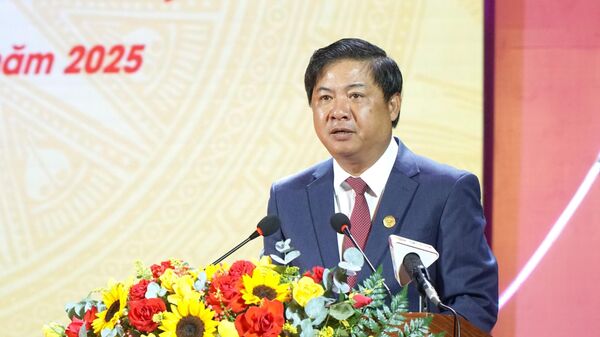 Ủy viên dự khuyết Trung ương Đảng, Phó Bí thư Thành ủy, Chủ tịch UBND thành phố Đà Nẵng Lương Nguyễn Minh Triết phát biểu tại Đại hội. - Sputnik Việt Nam