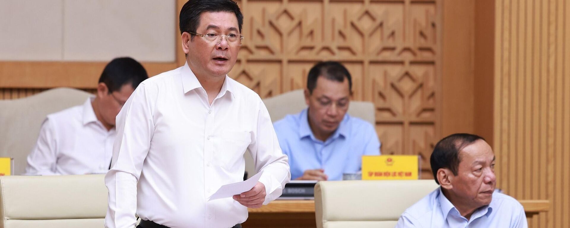 Bộ trưởng Bộ Công Thương Nguyễn Hồng Diên - Sputnik Việt Nam, 1920, 07.09.2025