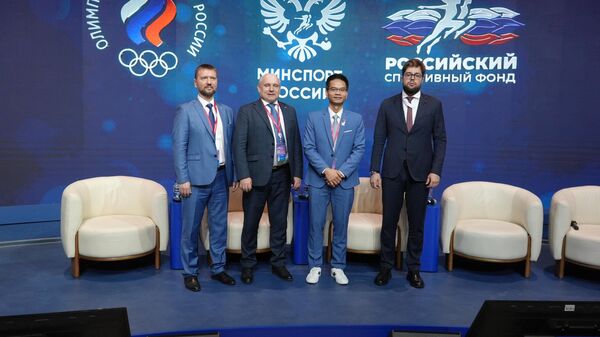 Chủ tịch VIRESA Đỗ Việt Hùng tại phiên thảo luận trong khuôn khổ diễn đàn với chủ đề “ Russia and World: New horizons of Esports” Chủ tịch VIRESA Đỗ Việt Hùng tại phiên thảo luận trong khuôn khổ diễn đàn với chủ đề “ Russia and World: New horizons of Esports” - Sputnik Việt Nam