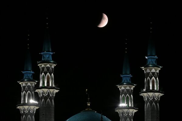 Mặt Trăng trong lúc nguyệt thực tại Kazan - Sputnik Việt Nam