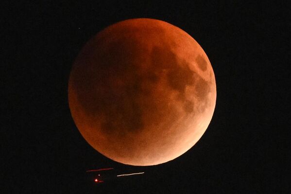 Nguyệt thực toàn phần tại Moskva - Sputnik Việt Nam