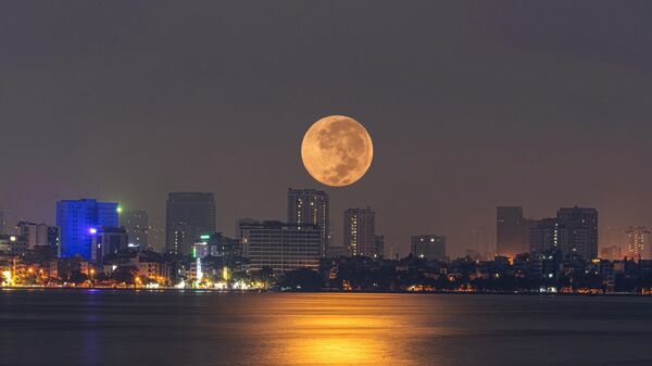 Quan sát siêu trăng máu tại Việt Nam - Sputnik Việt Nam