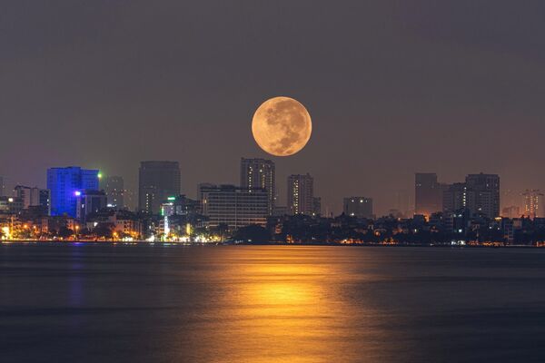 Quan sát siêu trăng máu tại Việt Nam - Sputnik Việt Nam