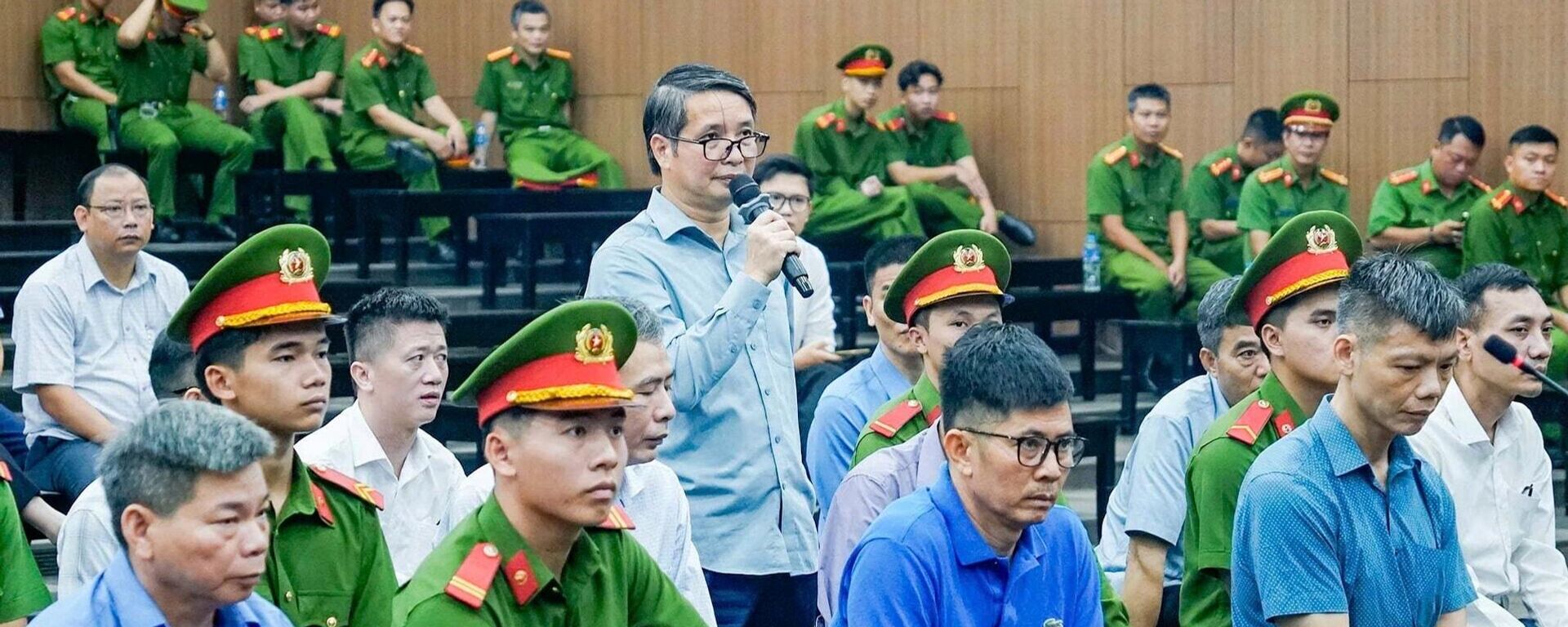 Bị cáo Phạm Thái Hà, cựu Phó Chủ nhiệm Văn phòng Quốc hội. Bị cáo Phạm Thái Hà, cựu Phó Chủ nhiệm Văn phòng Quốc hội. - Sputnik Việt Nam, 1920, 08.09.2025