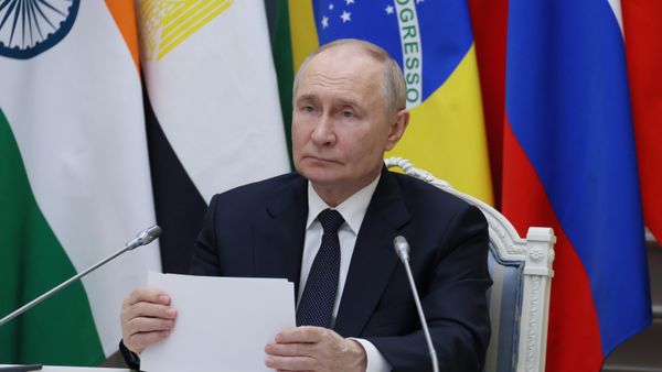 Tổng thống Vladimir Putin phát biểu qua hội nghị truyền hình tại hội nghị thượng đỉnh BRICS lần thứ 17 - Sputnik Việt Nam