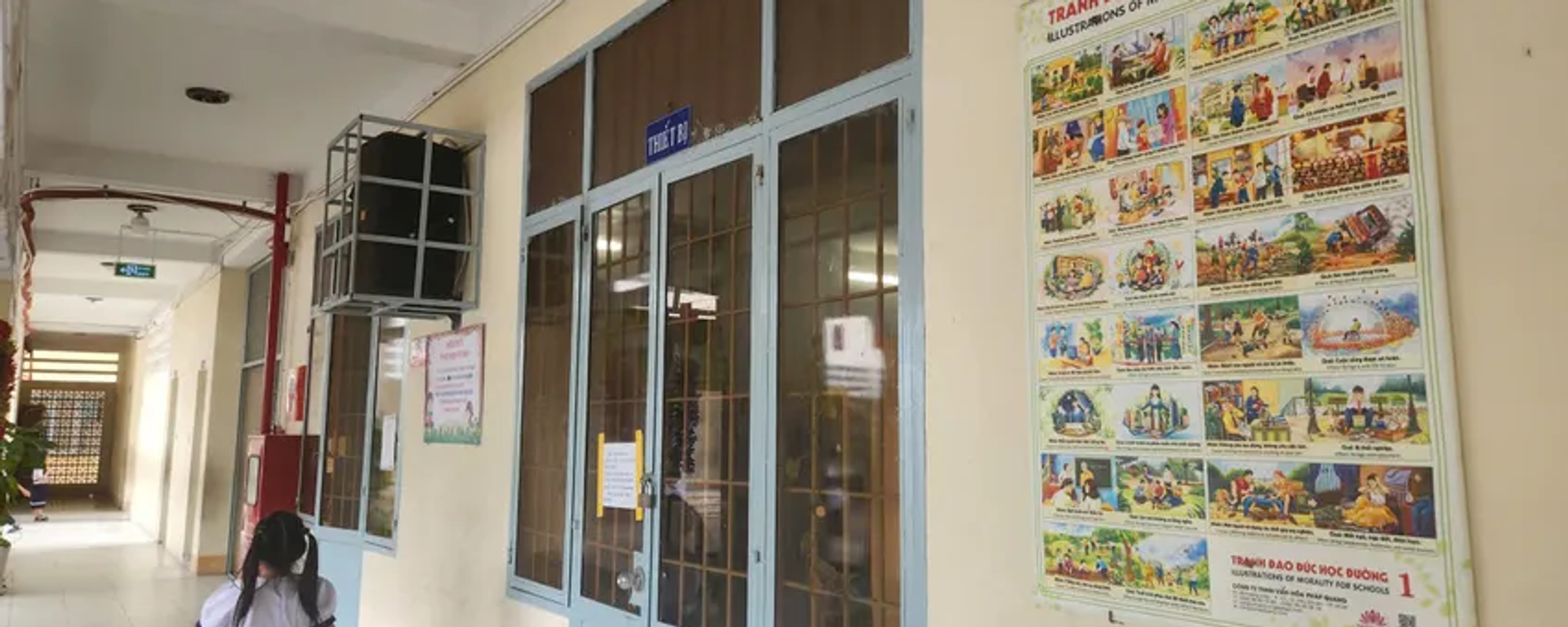 Tranh đạo đức học đường được dán trên tường trường tiểu học Quang Trung, phường Phú Mỹ. - Sputnik Việt Nam, 1920, 09.09.2025