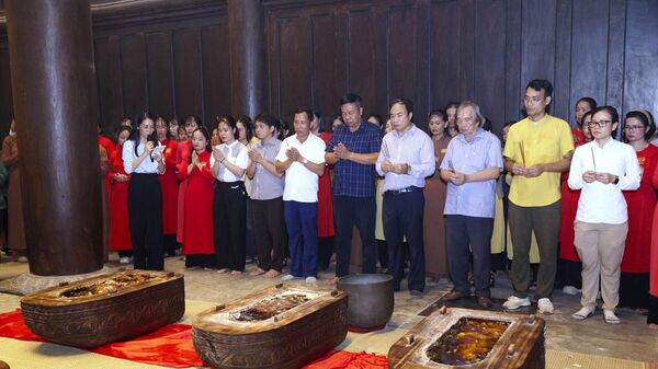 Hiện nay ngoài bộ xương người tiền sử gần 13.000 năm tuổi và hai bộ hài cốt người tiền sử khác được đặt tại chùa Bái Đính. - Sputnik Việt Nam