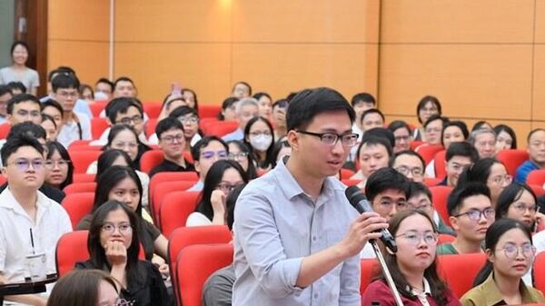 Thủ khoa Vũ Ngọc Duy công bố lựa chọn chuyên ngành bác sĩ nội trú tại buổi Macth Day vào chiều 9.9.  - Sputnik Việt Nam