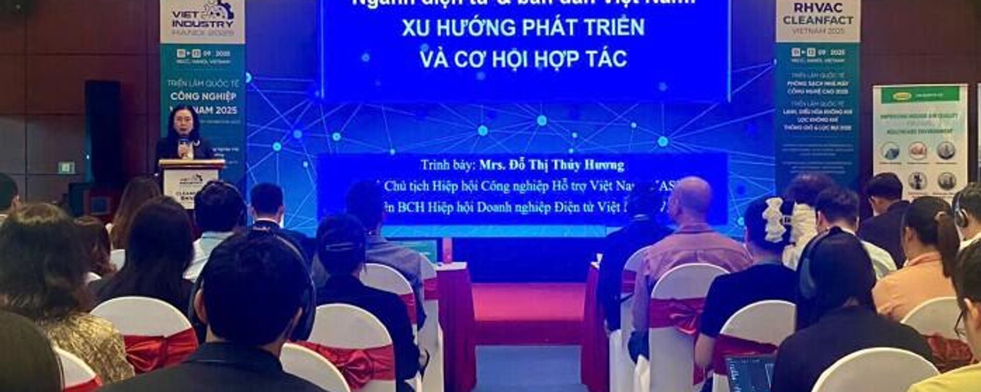 Toàn cảnh hội thảo “Công nghệ phòng sạch 2025: Giải pháp phòng sạch cho ngành sản xuất điện tử và bán dẫn”. - Sputnik Việt Nam, 1920, 11.09.2025