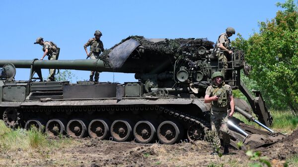 Công tác chiến đấu của lực lượng pháo binh Nga thuộc nhóm Trung tâm theo hướng Krasnoarmeysk - Sputnik Việt Nam