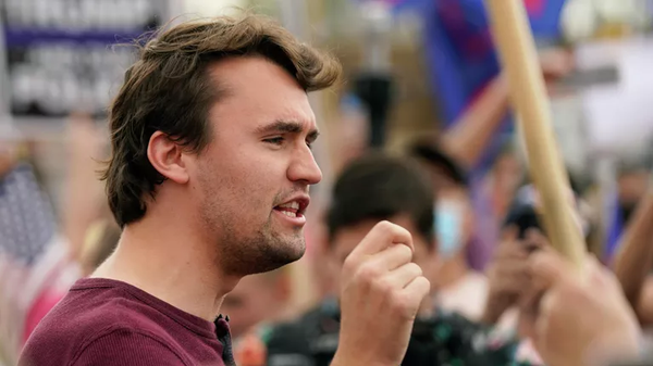 Nhà hoạt động bảo thủ người Mỹ Charlie Kirk - Sputnik Việt Nam