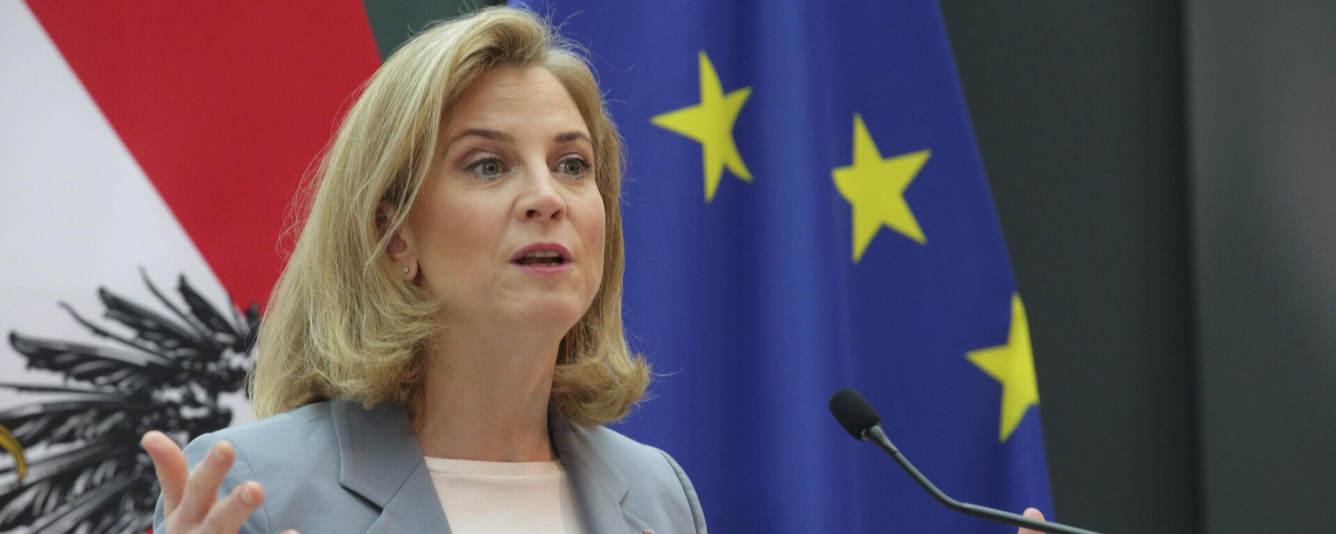 Ngoại trưởng Áo Beate Meinl-Reisinger - Sputnik Việt Nam, 1920, 15.09.2025