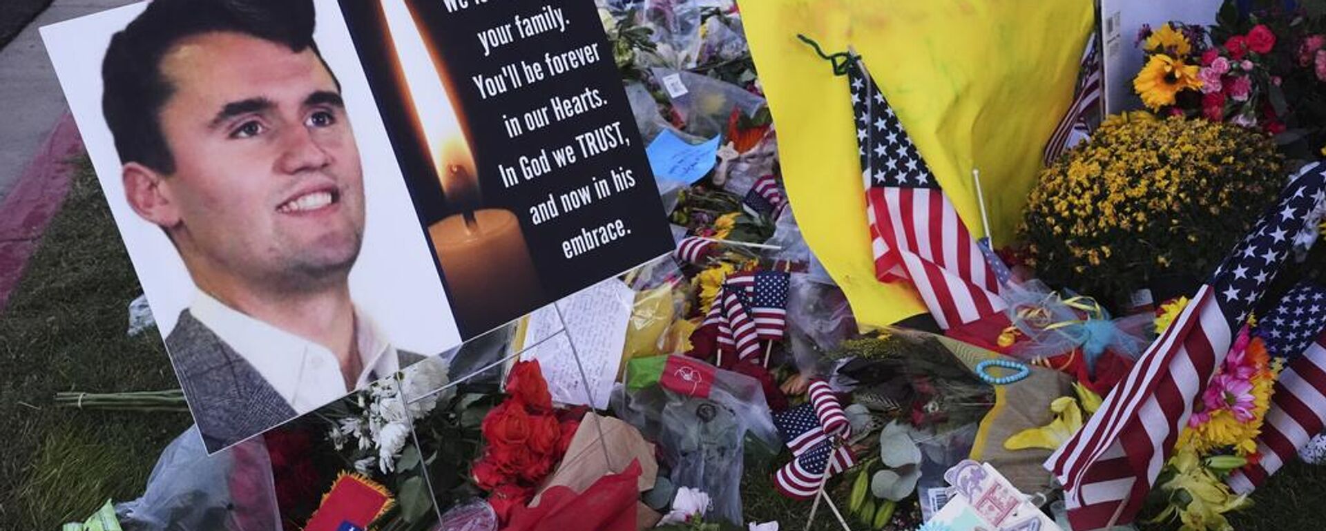 Lễ tưởng niệm Charlie Kirk, Tổng giám đốc điều hành và đồng sáng lập Turning Point USA tại Đại học Utah Valley, ngày 13 tháng 9 năm 2025, tại Orem, Utah Lễ tưởng niệm Charlie Kirk, Tổng giám đốc điều hành và đồng sáng lập Turning Point USA tại Đại học Utah Valley, ngày 13 tháng 9 năm 2025, tại Orem, Utah - Sputnik Việt Nam, 1920, 14.09.2025