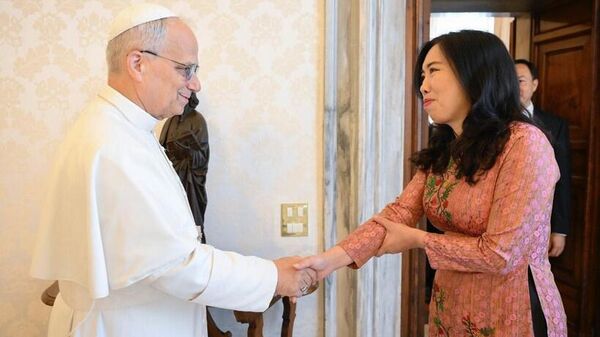 Thứ trưởng Lê Thị Thu Hằng tiếp kiến Giáo hoàng Leo XIV - Sputnik Việt Nam