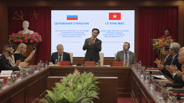 Khai mạc chương trình bồi dưỡng cán bộ Nga tại Học viện Chính trị quốc gia Hồ Chí Minh - Sputnik Việt Nam