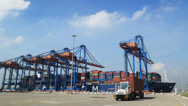 3 cảng biển của Việt Nam lọt Top 100 cảng lưu thông nhiều hàng hóa nhất thế giới - Sputnik Việt Nam