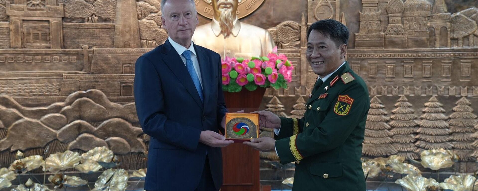 Trợ lý Tổng thống, Chủ tịch Hội đồng Biển Liên bang Nga Nikolai Patrushev thăm Trung tâm Nhiệt đới Việt - Nga - Sputnik Việt Nam, 1920, 16.09.2025