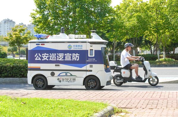 Xe cảnh sát không người lái tại Trung Quốc - Sputnik Việt Nam