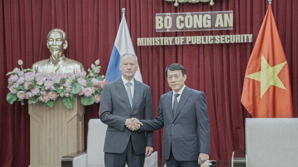 Trợ lý Tổng thống Nga hội đàm với Bộ trưởng Bộ Công an Việt Nam Đại tướng Lương Tam Quang - Sputnik Việt Nam