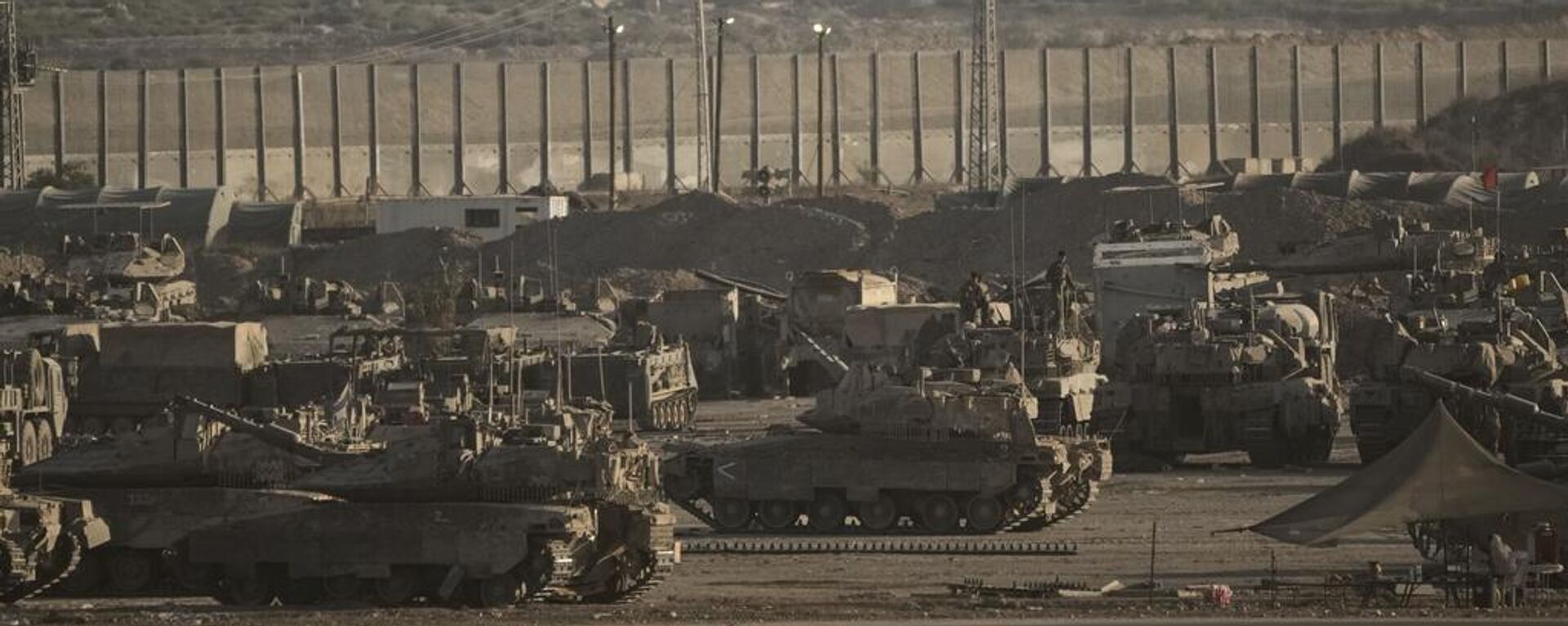 Israel mở chiến dịch trên bộ ở Gaza: Xe tăng được cho là đã tiến vào thành phố - Sputnik Việt Nam, 1920, 03.10.2025