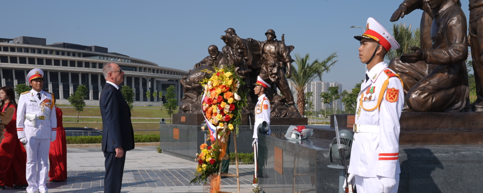 Trợ lý Tổng thống Nga thăm Bảo tàng Lịch sử Quân sự Việt Nam - Sputnik Việt Nam, 1920, 17.09.2025