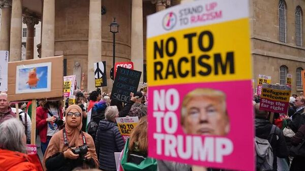 Một cuộc biểu tình phản đối chuyến thăm Vương quốc Anh của Tổng thống Hoa Kỳ Donald Trump diễn ra ở trung tâm London - Sputnik Việt Nam