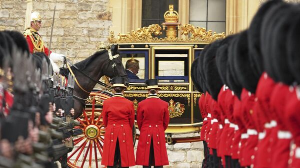 Tổng thống Donald Trump và Vua Charles III của Vương quốc Anh đến Lâu đài Windsor - Sputnik Việt Nam