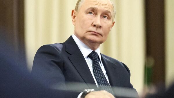 Tổng thống Vladimir Putin đã có cuộc họp với các nhà lãnh đạo phe phái chính trị tại Duma Quốc gia Liên bang Nga - Sputnik Việt Nam