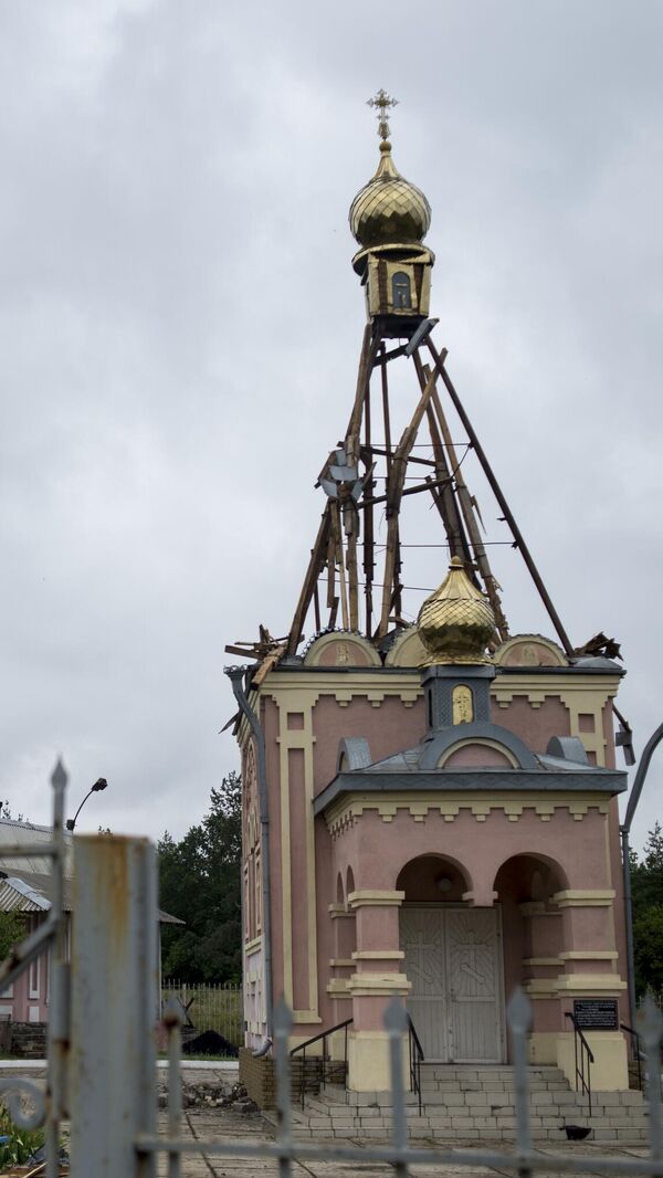 Một nhà thờ ở thành phố Krasnodon bị phá hủy sau một cuộc không kích - Sputnik Việt Nam