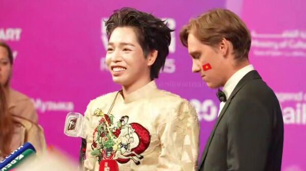 Đức Phúc đã trả lời câu hỏi của phóng viên Sputnik về chiến thắng tại Intervision - Sputnik Việt Nam