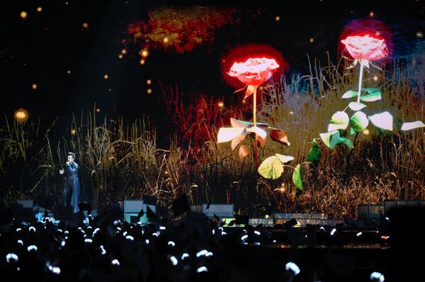 Ca sĩ Serbia Slobodan Trkulja biểu diễn tại Cuộc thi Âm nhạc Quốc tế Intervision - Sputnik Việt Nam