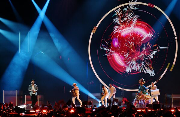 Ca sĩ Venezuela Omar Acedo biểu diễn tại Cuộc thi Âm nhạc Quốc tế Intervision - Sputnik Việt Nam