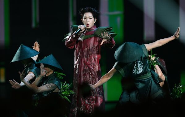 Đức Phúc biểu diễn tại Cuộc thi Âm nhạc Quốc tế Intervision - Sputnik Việt Nam