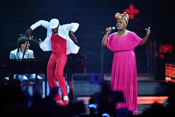 Ca sĩ Cuba Zulema Iglesias Salazar biểu diễn tại Cuộc thi Âm nhạc Quốc tế Intervision - Sputnik Việt Nam
