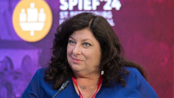 Trợ lý của cựu Tổng thống Hoa Kỳ Joe Biden Tara Reade - Sputnik Việt Nam