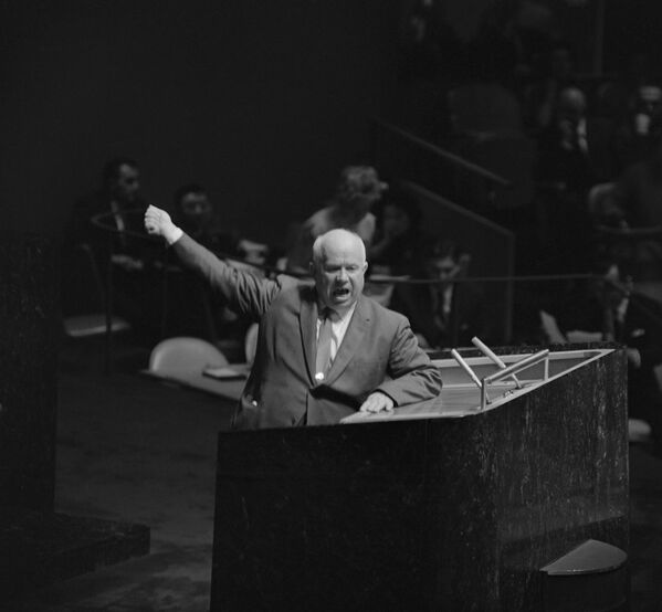 Chủ tịch Hội đồng Bảo an Liên Xô Nikita Khrushchev phát biểu tại Đại hội đồng Liên Hợp Quốc - Sputnik Việt Nam