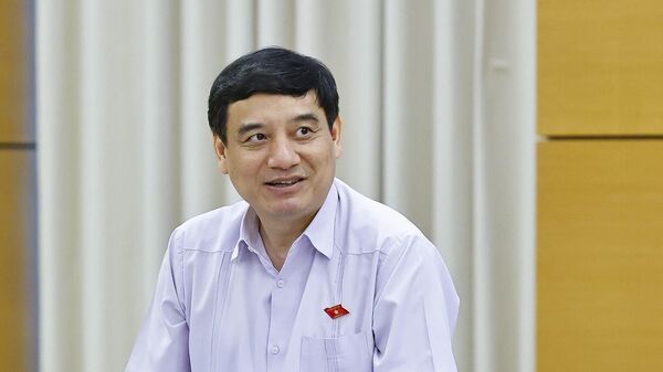 Chủ nhiệm Ủy ban Văn hóa và Xã hội của Quốc hội Nguyễn Đắc Vinh phát biểu
 - Sputnik Việt Nam