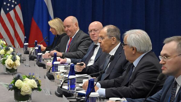 Cuộc gặp giữa Ngoại trưởng Nga Sergey Lavrov và Ngoại trưởng Mỹ Marco Rubio tại New York - Sputnik Việt Nam