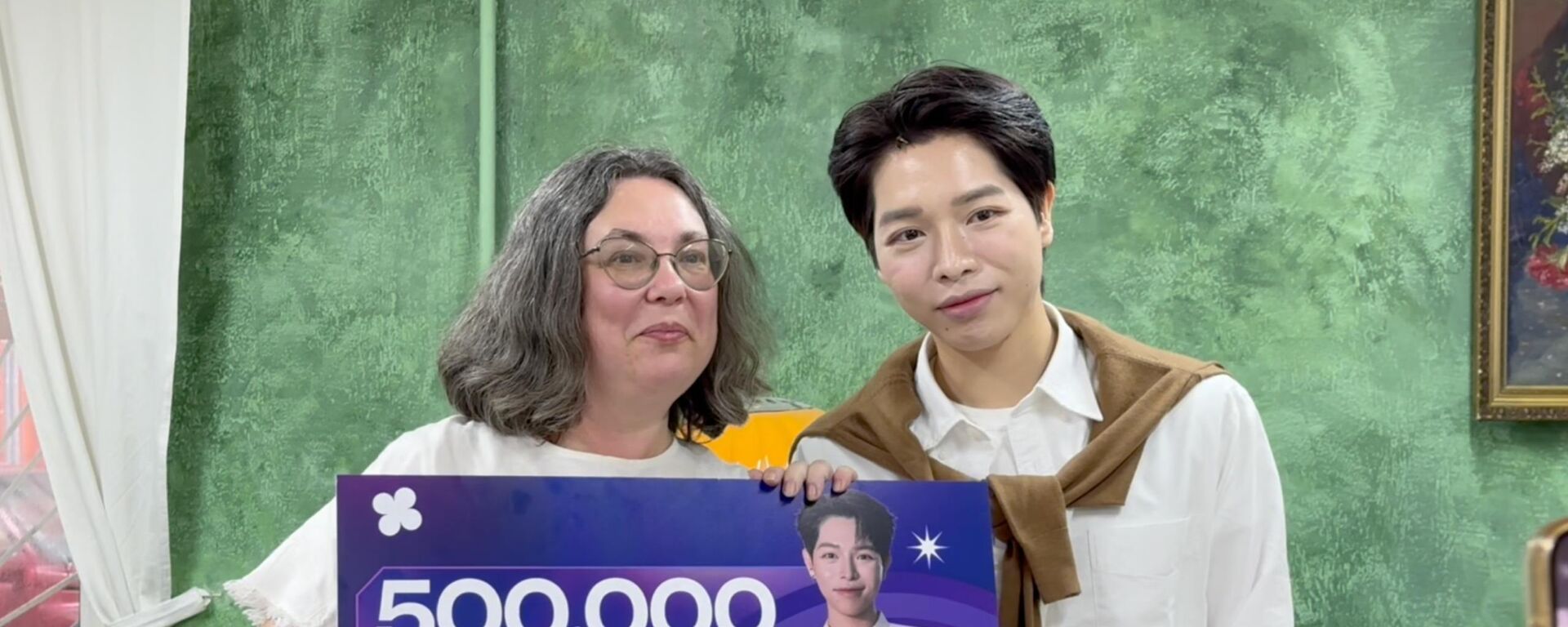 “Điều đầu tiên tôi nghĩ đến sau chiến thắng tại Intervision là từ thiện”: Đức Phúc có hành động ý nghĩa tại Moscow, quyên góp cho quỹ trợ giúp trẻ mồ côi - Sputnik Việt Nam, 1920, 25.09.2025