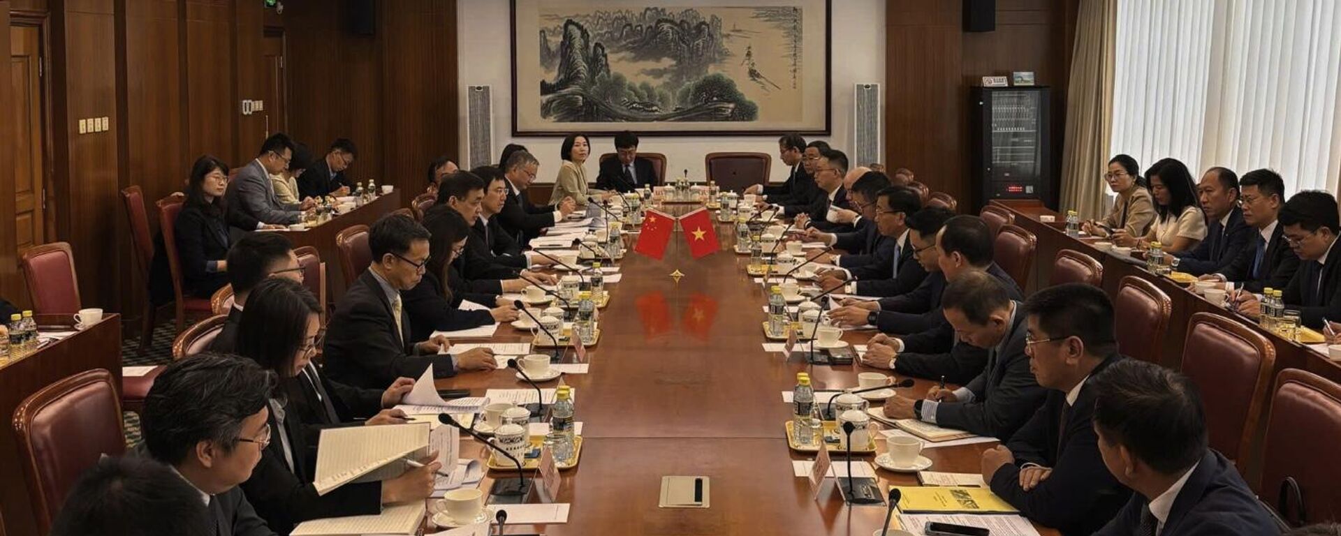 Phiên họp lần thứ nhất Ủy ban liên hợp Hợp tác đường sắt Việt – Trung tại Bắc Kinh, Trung Quốc.  - Sputnik Việt Nam, 1920, 25.09.2025