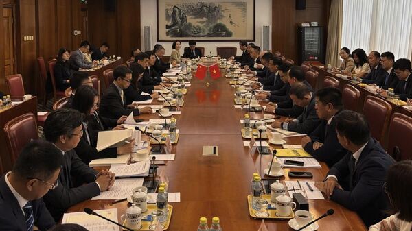 Phiên họp lần thứ nhất Ủy ban liên hợp Hợp tác đường sắt Việt – Trung tại Bắc Kinh, Trung Quốc.  - Sputnik Việt Nam