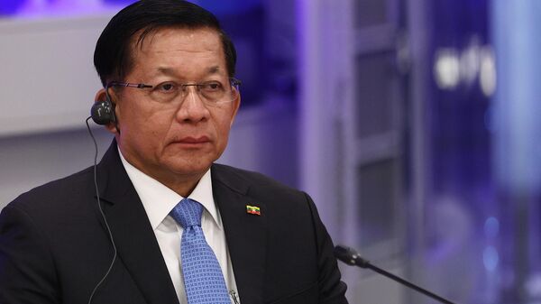 Quyền Tổng thống Cộng hòa Liên bang Myanmar Min Aung Hlaing tại Diễn đàn Nguyên tử Toàn cầu trong khuôn khổ Tuần lễ Nguyên tử Thế giới tại VDNKh - Sputnik Việt Nam