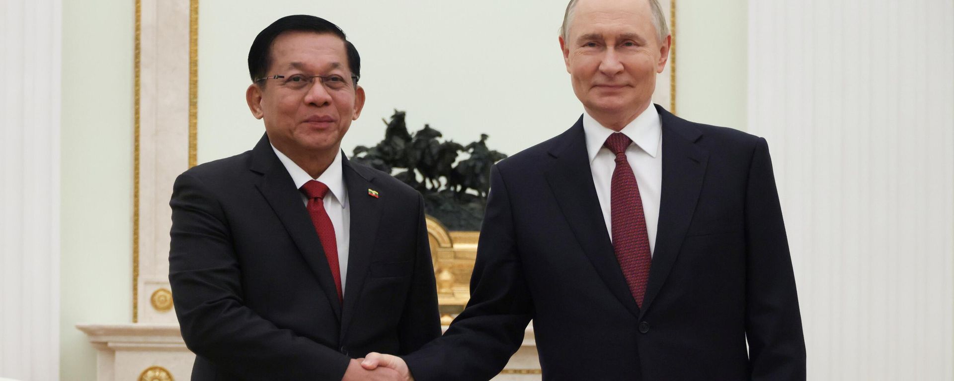 Tổng thống Nga Vladimir Putin gọi cuộc gặp với quyền Tổng thống Myanmar Min Aung Hlaing  - Sputnik Việt Nam, 1920, 18.08.2026