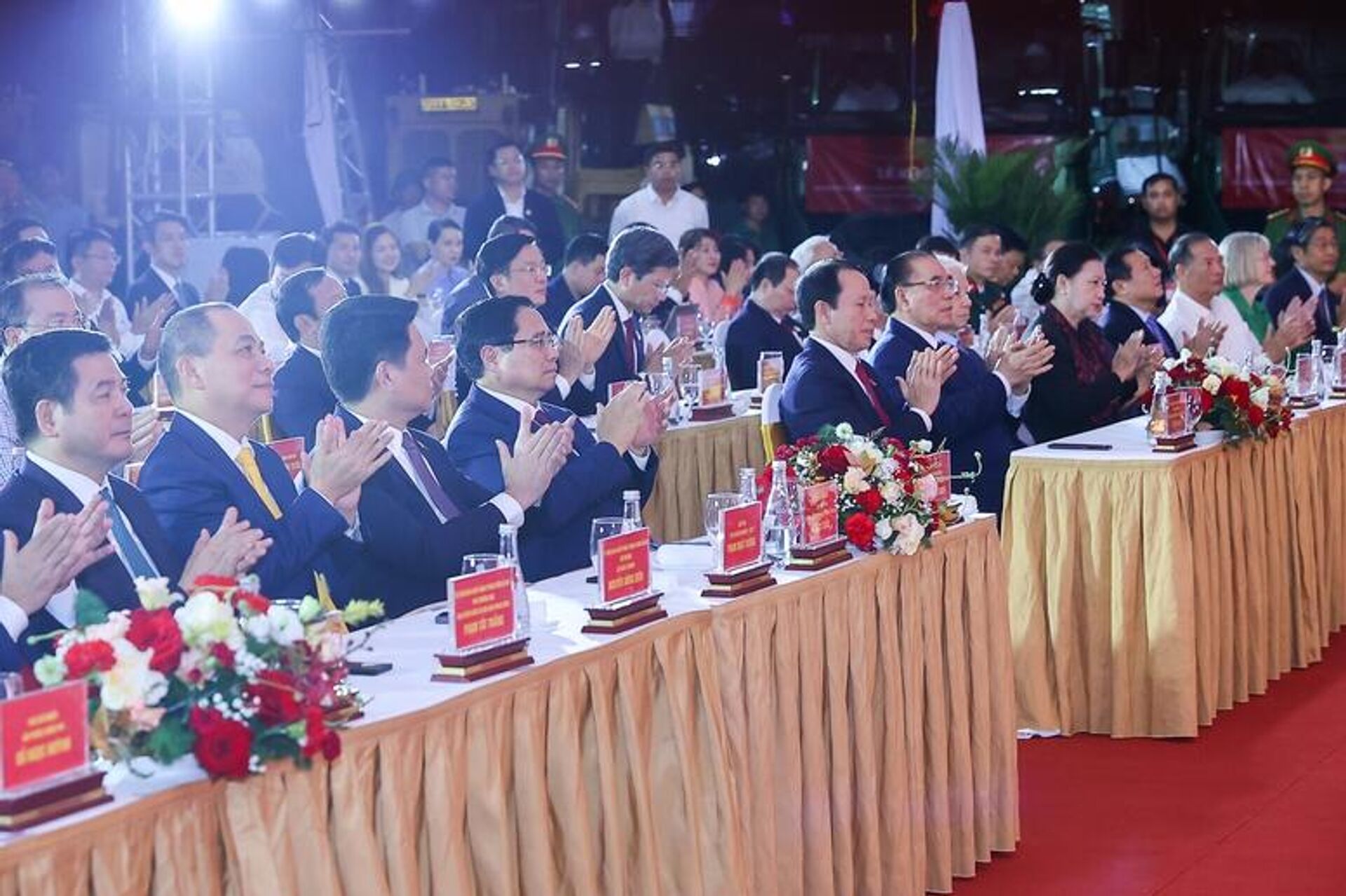 Thủ tướng Phạm Minh Chính và các đại biểu dự lễ khởi công - Sputnik Việt Nam, 1920, 27.09.2025