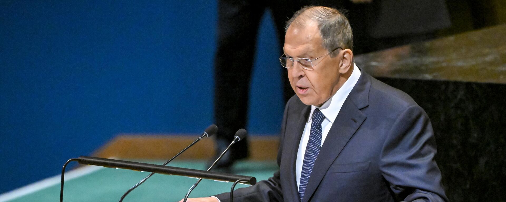 Bộ trưởng Ngoại giao Nga Sergey Lavrov phát biểu tại một cuộc họp trong tuần lễ cấp cao của kỳ họp thứ 80 Đại hội đồng Liên hợp quốc tại New York. - Sputnik Việt Nam, 1920, 27.09.2025